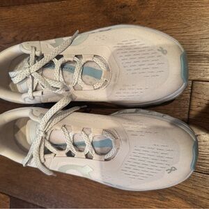 🌟 On Cloudmonster Women’s Running Shoes – Size 9.5 🌟